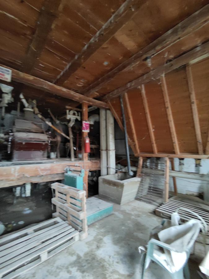 Bivši ŽITOMLIN u Rekovcu na prodaji 21