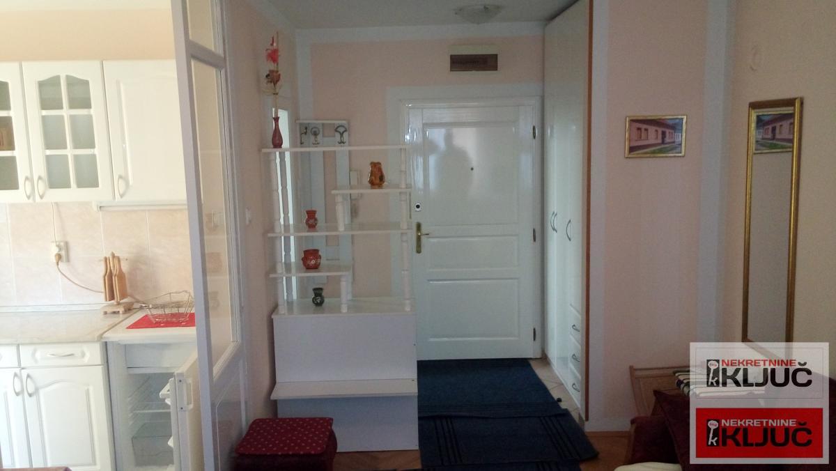 GRBAVICA, 29m2, Jednosoban, Namešten sa Parking mestom 2