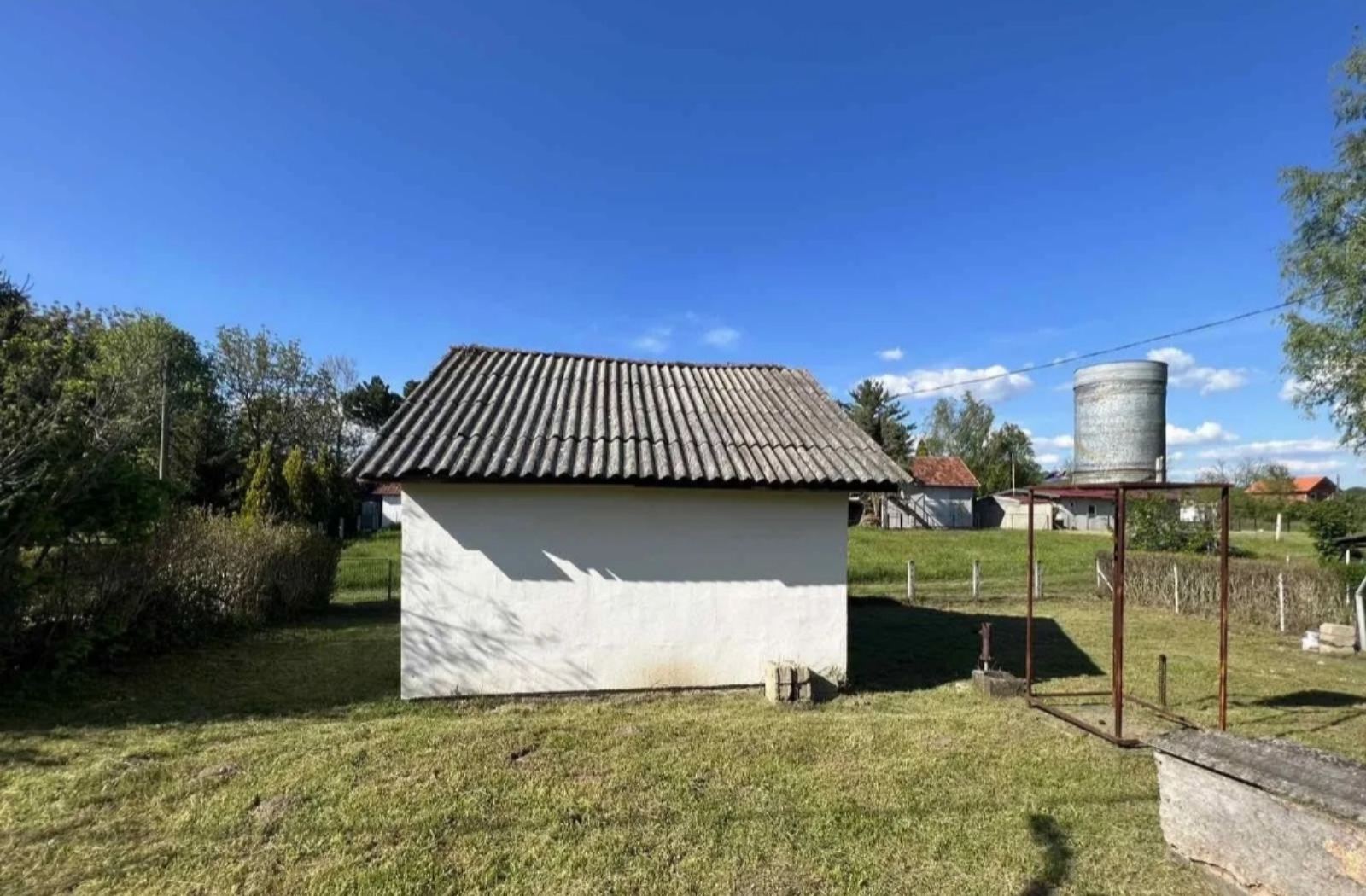 Prodajem vikendicu na Srebrnom jezeru 2