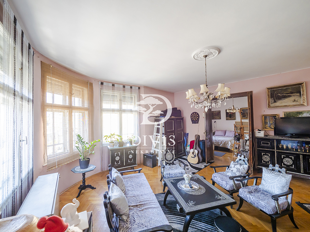 Prodajemo 3 5 salonac na Vračaru  96m2  dva ulaza 2