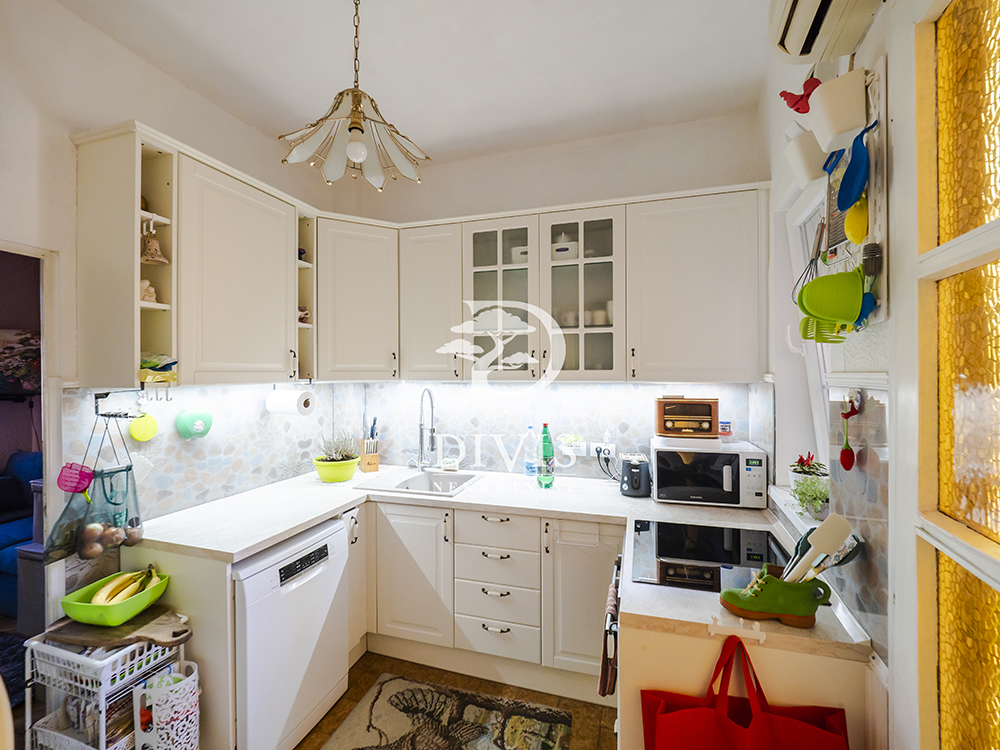 Prodajemo 3 5 salonac na Vračaru  96m2  dva ulaza 4