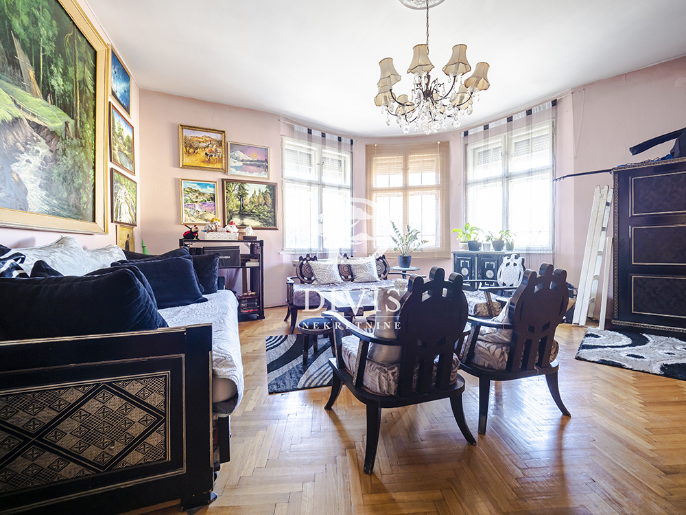 Prodajemo 3 5 salonac na Vračaru  96m2  dva ulaza 5