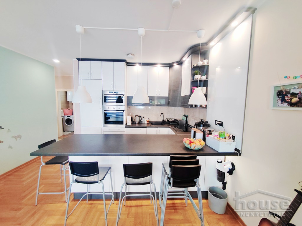 Stan,NOVI SAD,CENTAR 65m2,204200€ , ID: 1062522 8