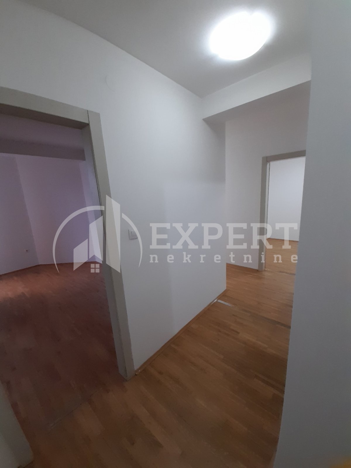 Dvosoban stan, 74 m2, Čair, Cara Dušana ID: i-02245 4