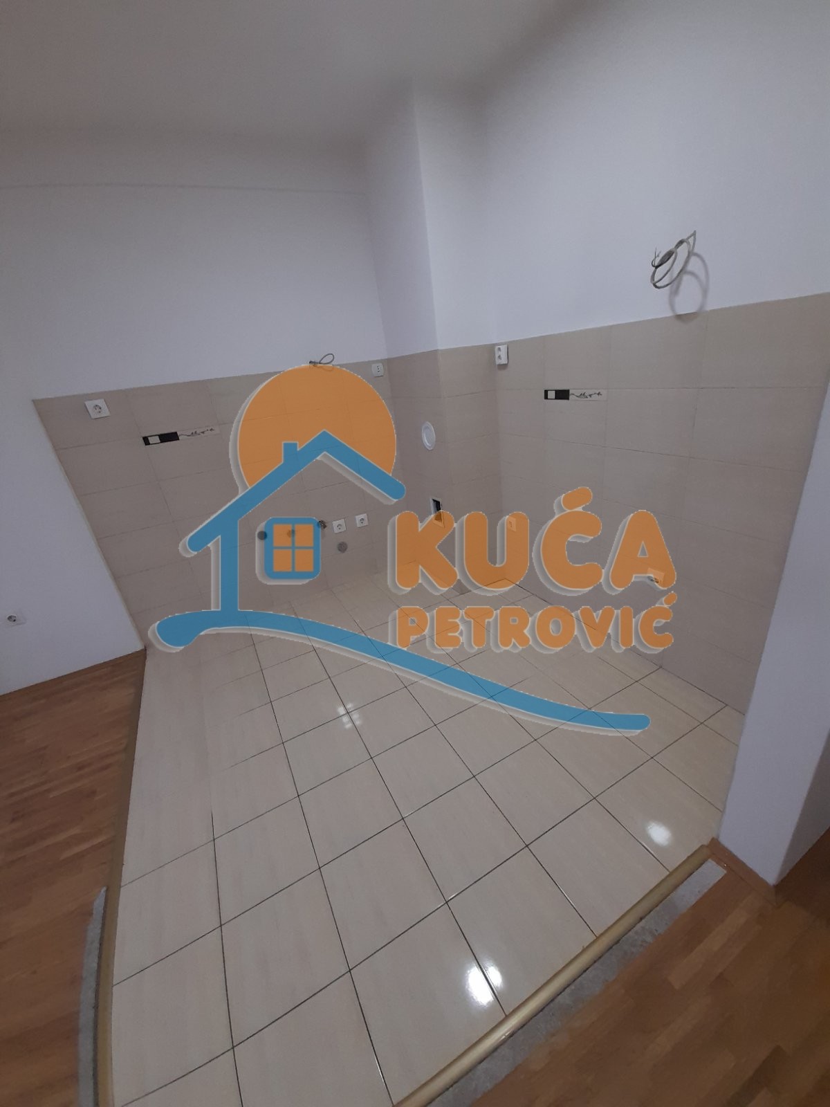 Dvosoban stan, 74 m2, Čair, Cara Dušana ID: i-02245 3