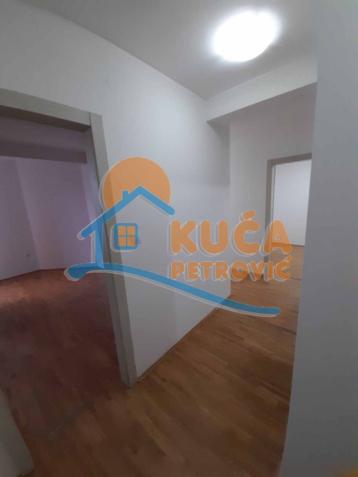 Dvosoban stan, 74 m2, Čair, Cara Dušana ID: i-02245 4