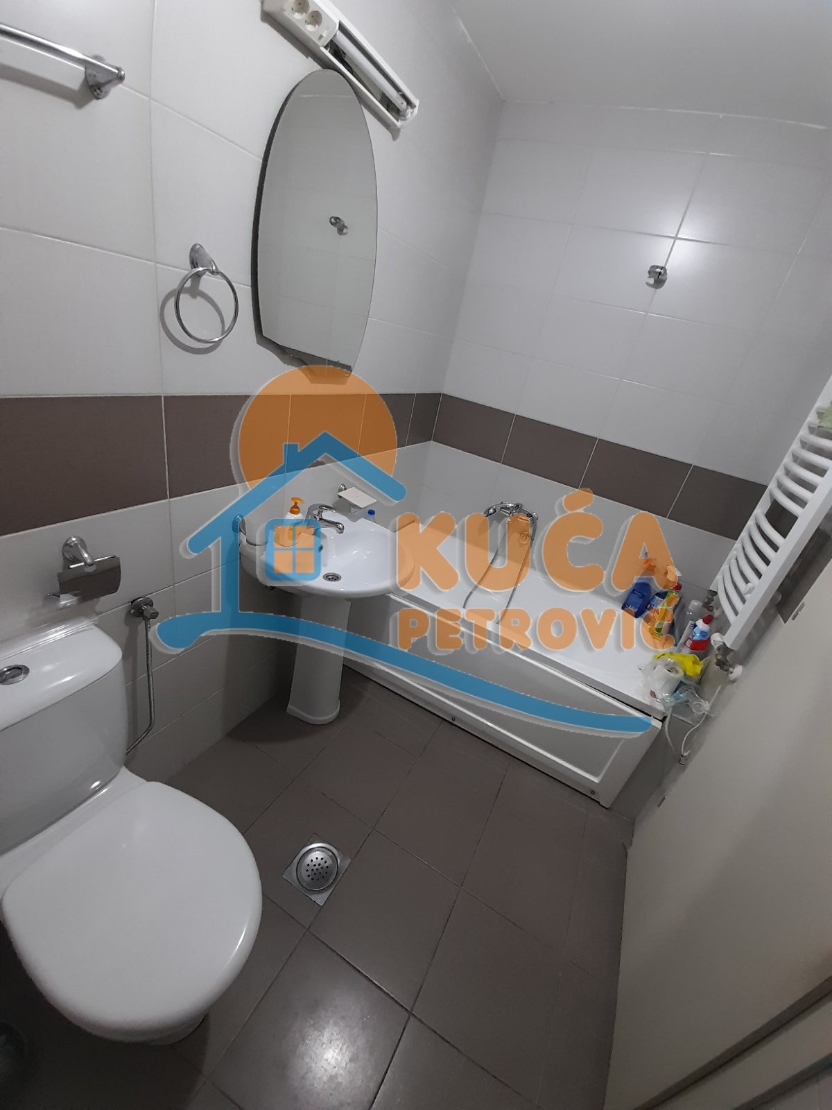 Dvosoban stan, 74 m2, Čair, Cara Dušana ID: i-02245 8