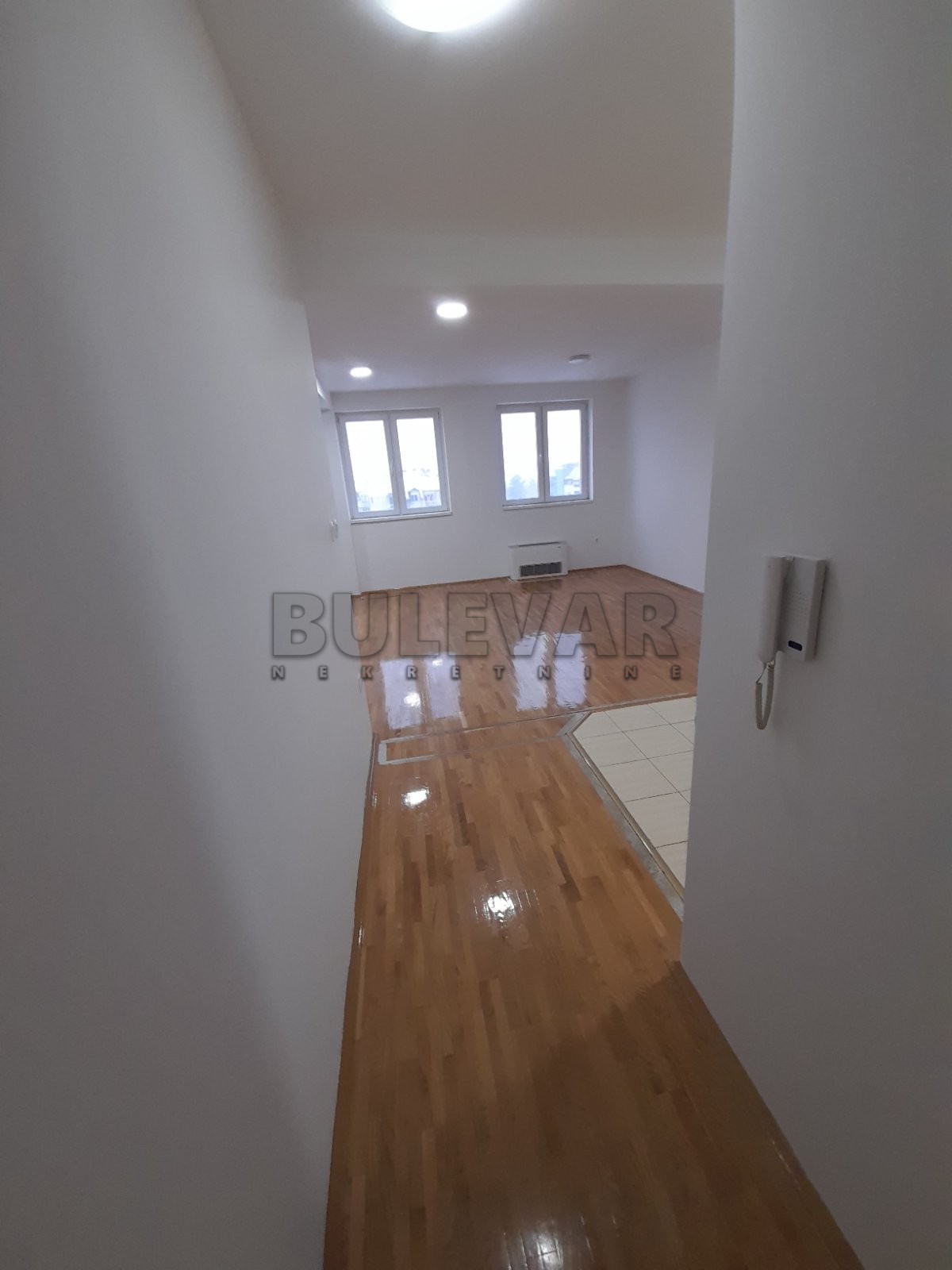 Dvosoban stan, 74 m2, Čair, Cara Dušana ID: i-02245 2