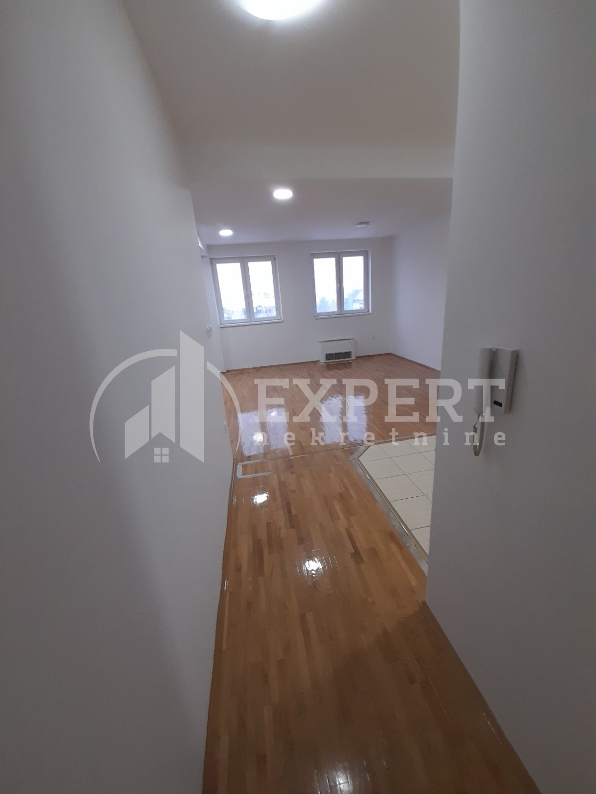 Dvosoban stan, 74 m2, Čair, Cara Dušana ID: i-02245 2