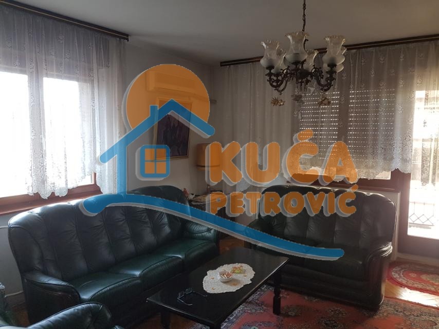 Trosoban stan, 78 m2, Čair, Rajićeva ID: i-012594 2