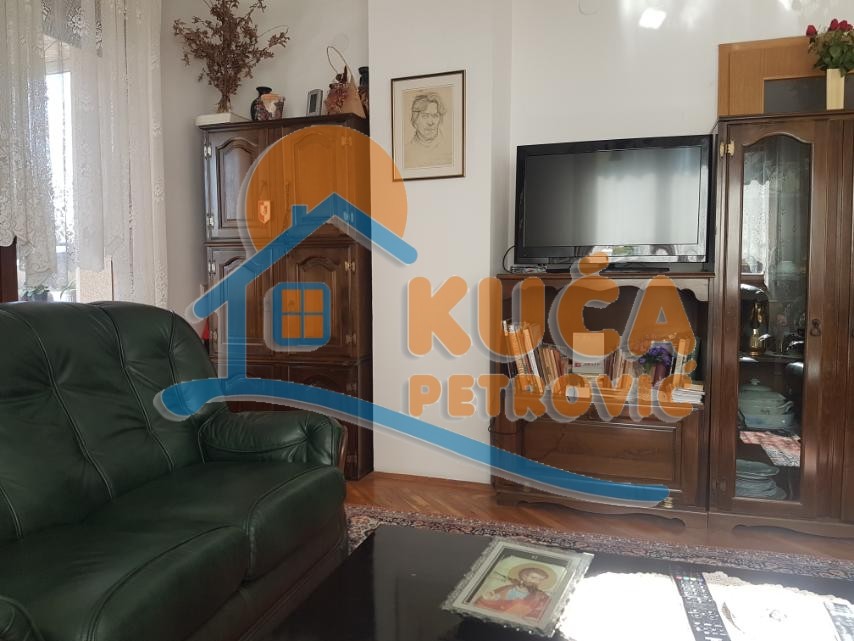 Trosoban stan, 78 m2, Čair, Rajićeva ID: i-012594 3