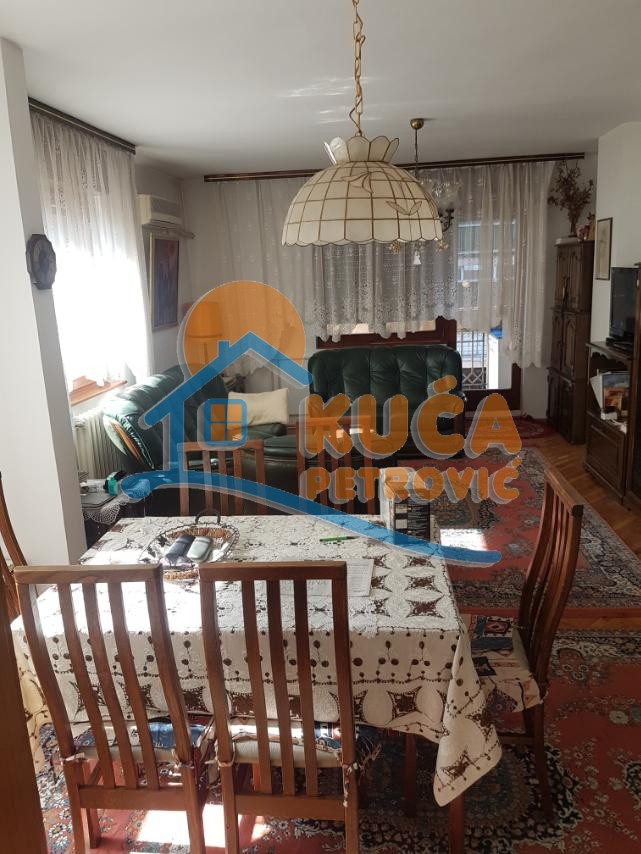 Trosoban stan, 78 m2, Čair, Rajićeva ID: i-012594 5