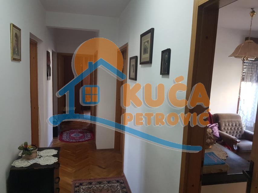 Trosoban stan, 78 m2, Čair, Rajićeva ID: i-012594 7