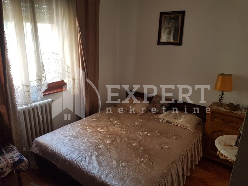 Trosoban stan, 78 m2, Čair, Rajićeva ID: i-012594 8