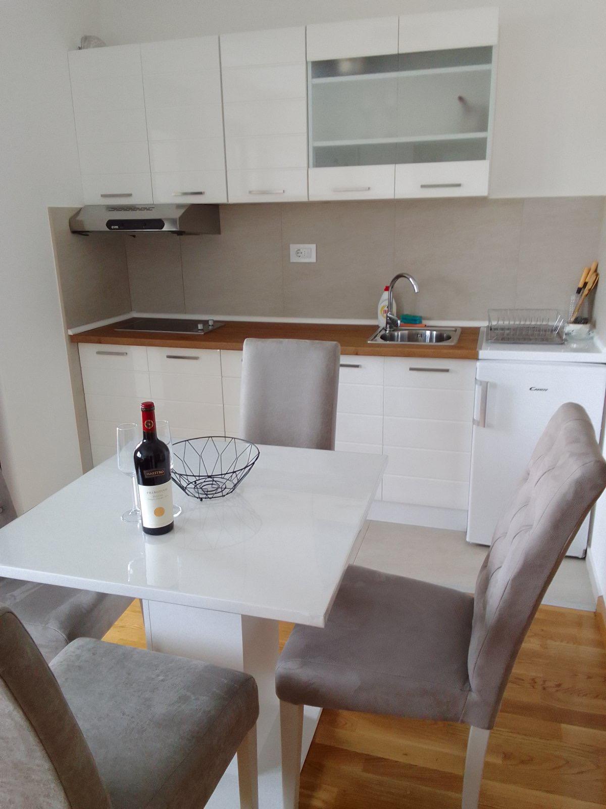 Stan 33m2 na Zlatiboru blizu centra i jezera 2