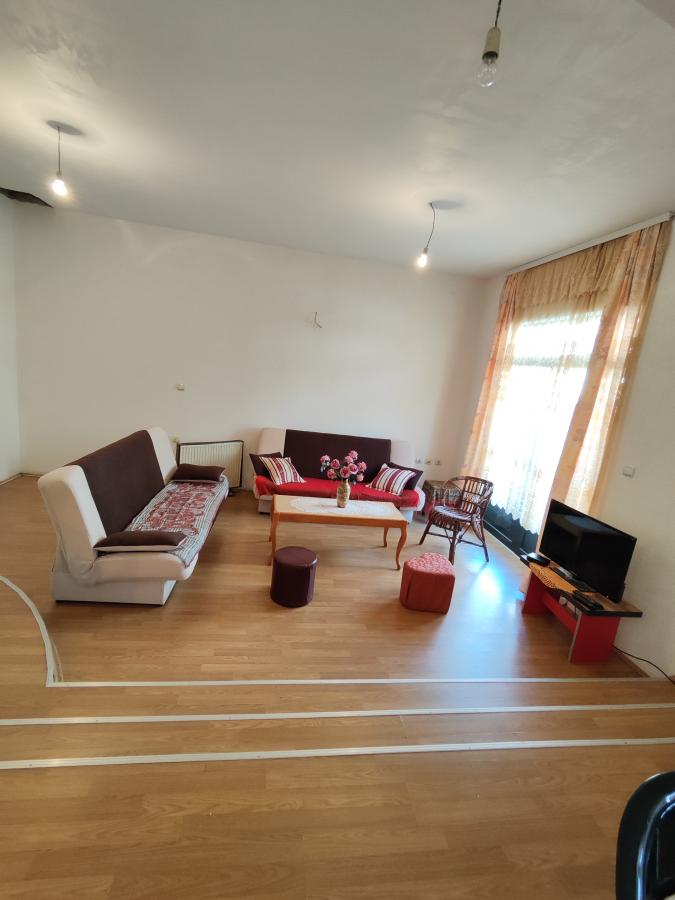 Kuća  od 450m2 na atraktivnoj lokaciji u gradu 26