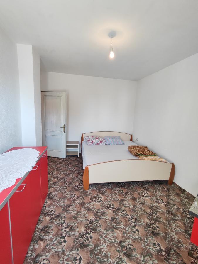 Kuća  od 450m2 na atraktivnoj lokaciji u gradu 32