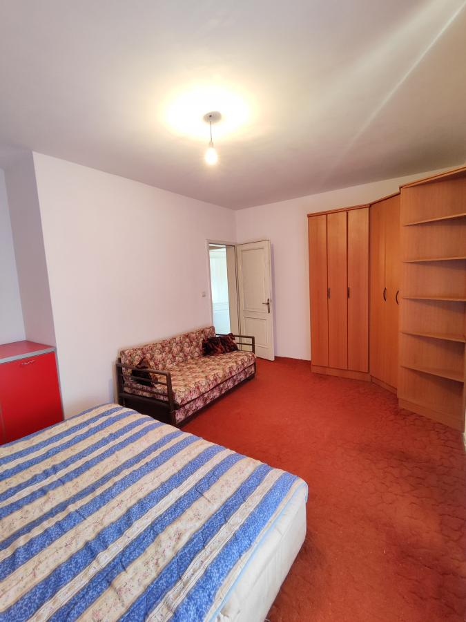 Kuća  od 450m2 na atraktivnoj lokaciji u gradu 36