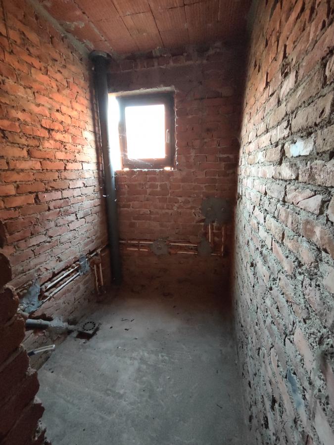 Kuća  od 450m2 na atraktivnoj lokaciji u gradu 11