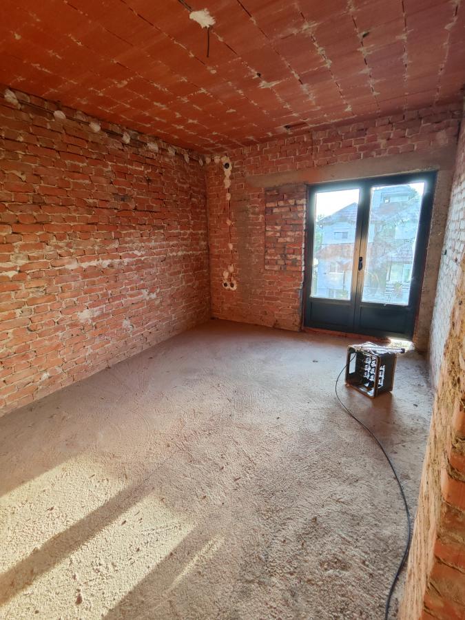 Kuća  od 450m2 na atraktivnoj lokaciji u gradu 13