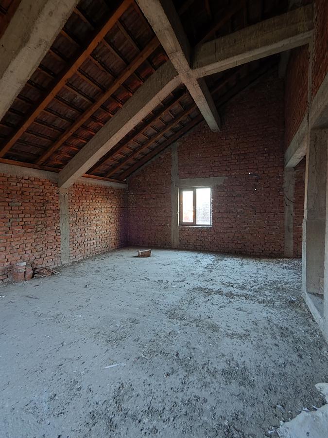 Kuća  od 450m2 na atraktivnoj lokaciji u gradu 17