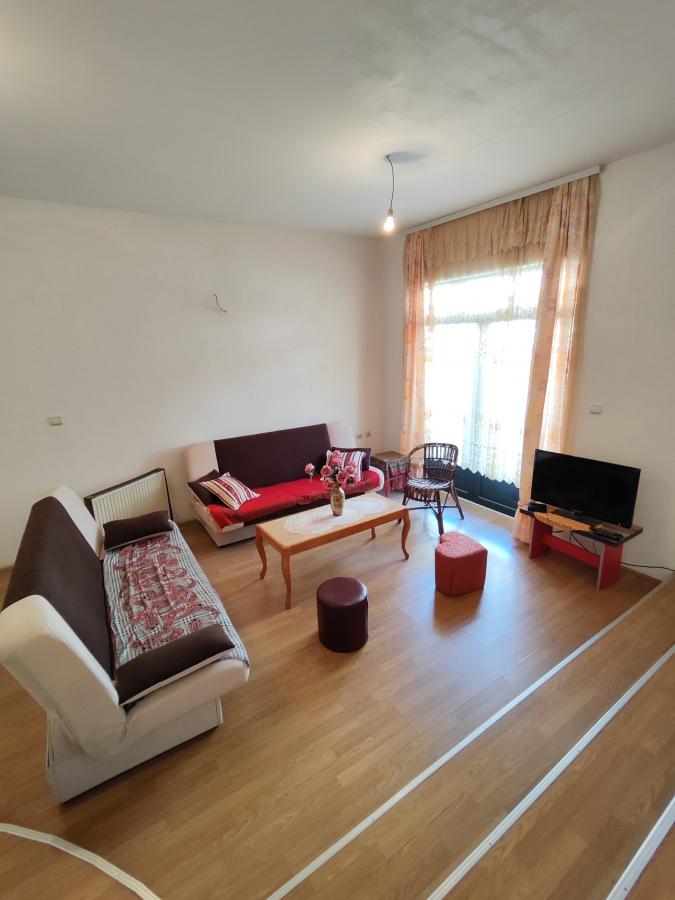 Kuća  od 450m2 na atraktivnoj lokaciji u gradu 24