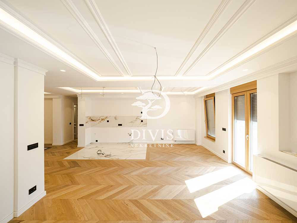 Prodajemo trosoban stan  luks  132m2  kod Hrama 3