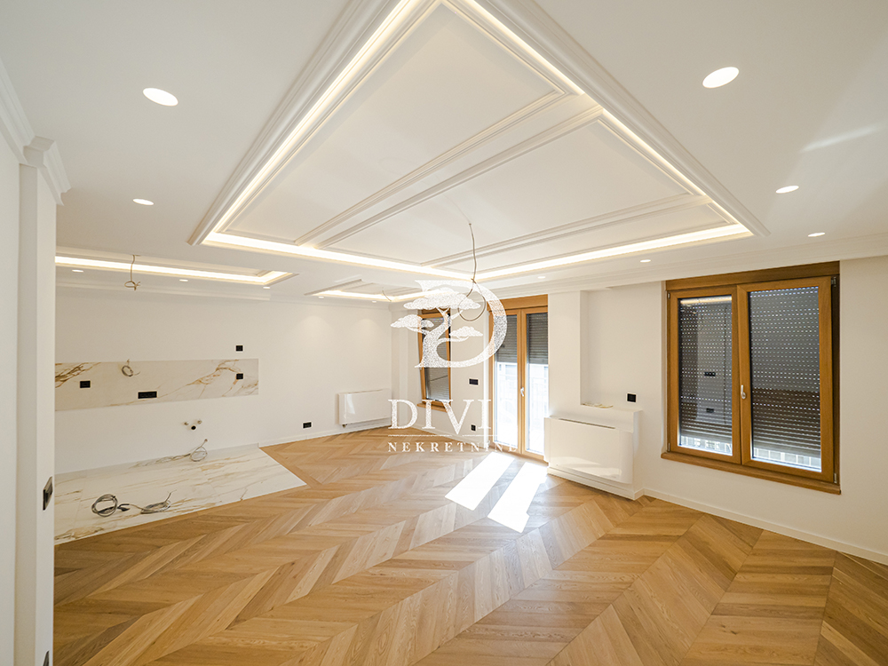 Prodajemo trosoban stan  luks  132m2  kod Hrama 4