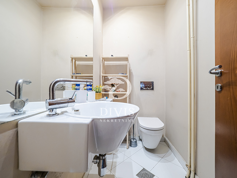 Prodajemo petosoban dupleks na Banovom brdu  153m2 5