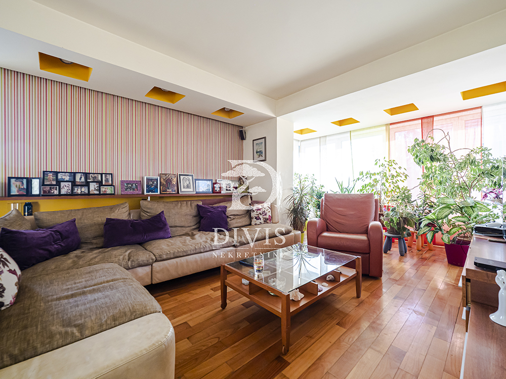 Prodajemo petosoban dupleks na Banovom brdu  153m2 1