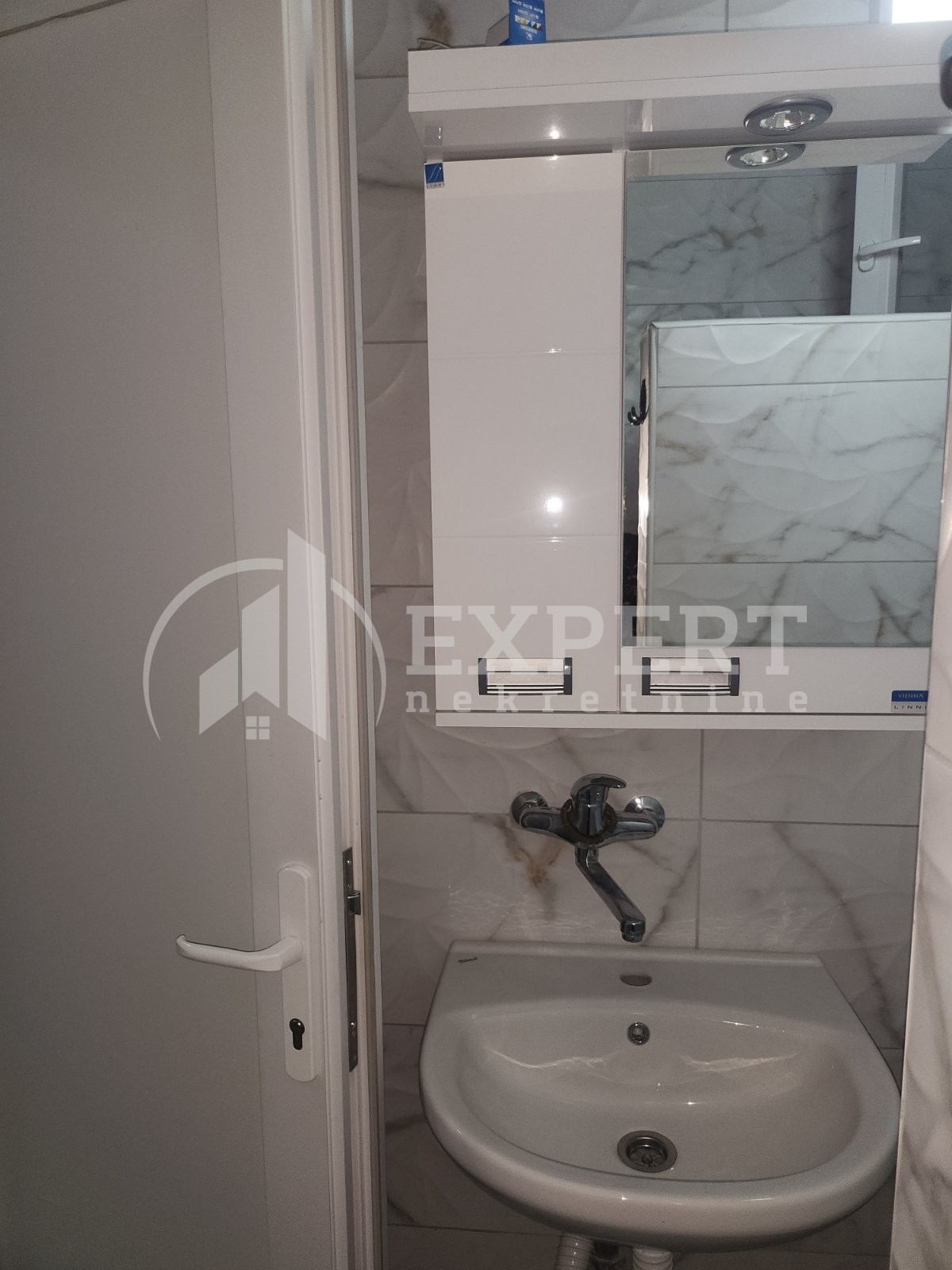 Jednosoban stan, 30 m2, Centar, Obrenovićeva ID: i-012675 8