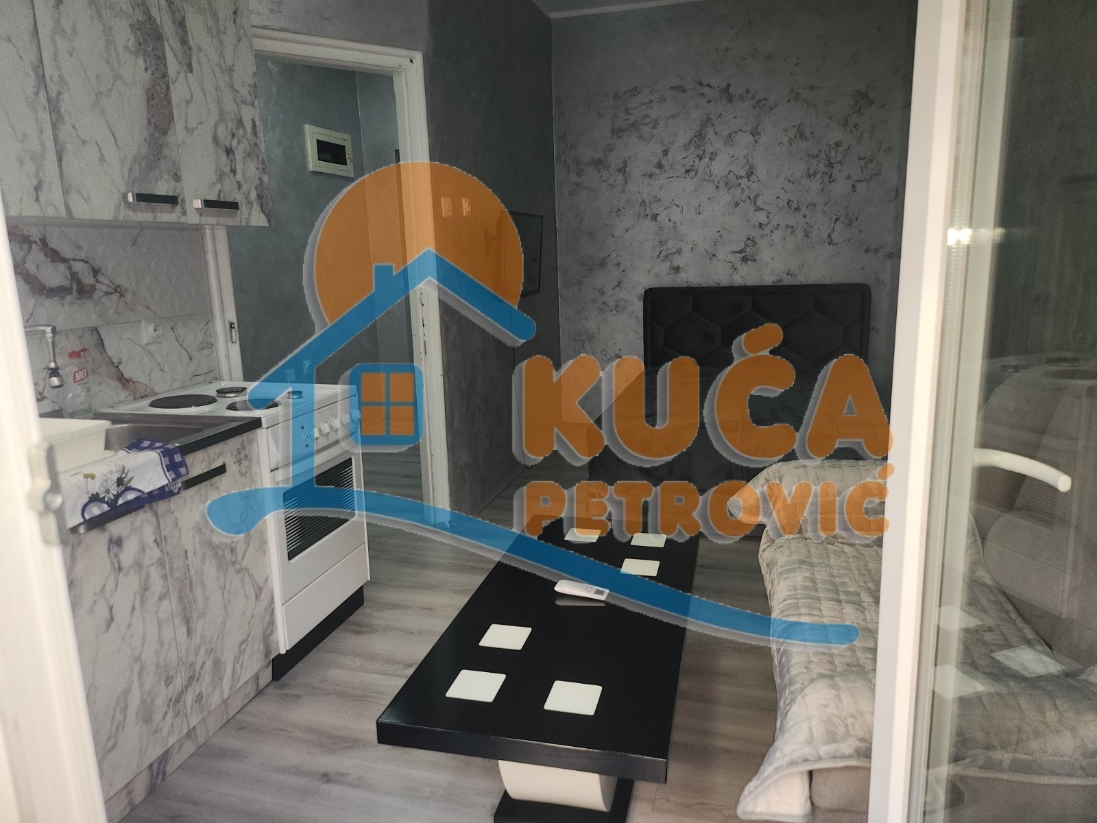 Jednosoban stan, 30 m2, Centar, Obrenovićeva ID: i-012675 4