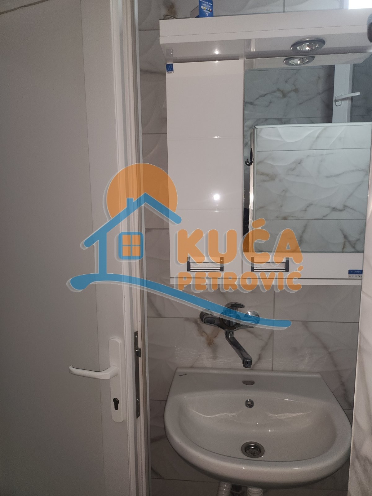 Jednosoban stan, 30 m2, Centar, Obrenovićeva ID: i-012675 8