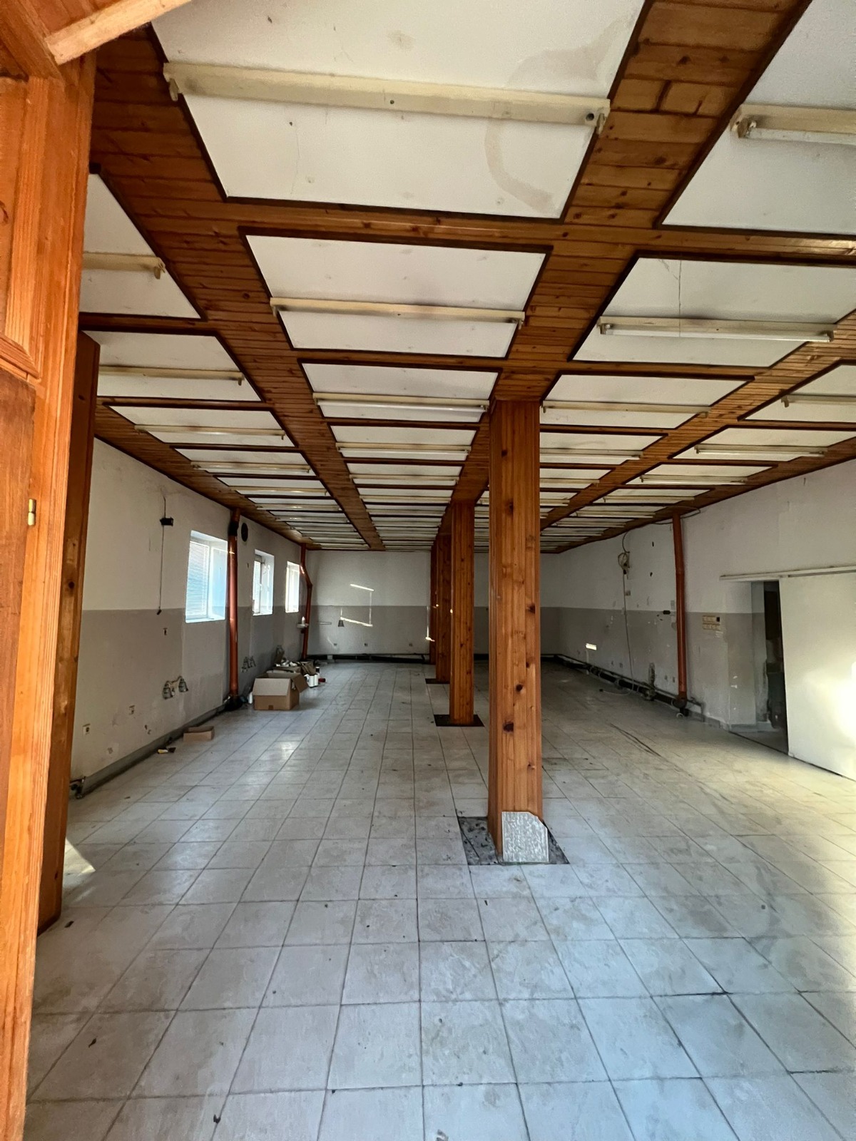 Poslovno stambeni prostor u podnozju Avale 2