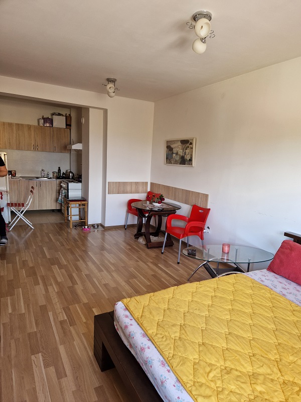 Prodajem stan u Rumi 2