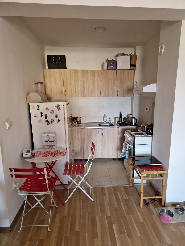 Prodajem stan u Rumi 3