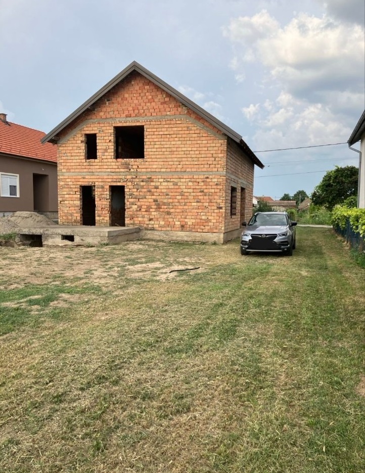 Prodajem kucu u Šuljmu Sremska Mitrovica 2