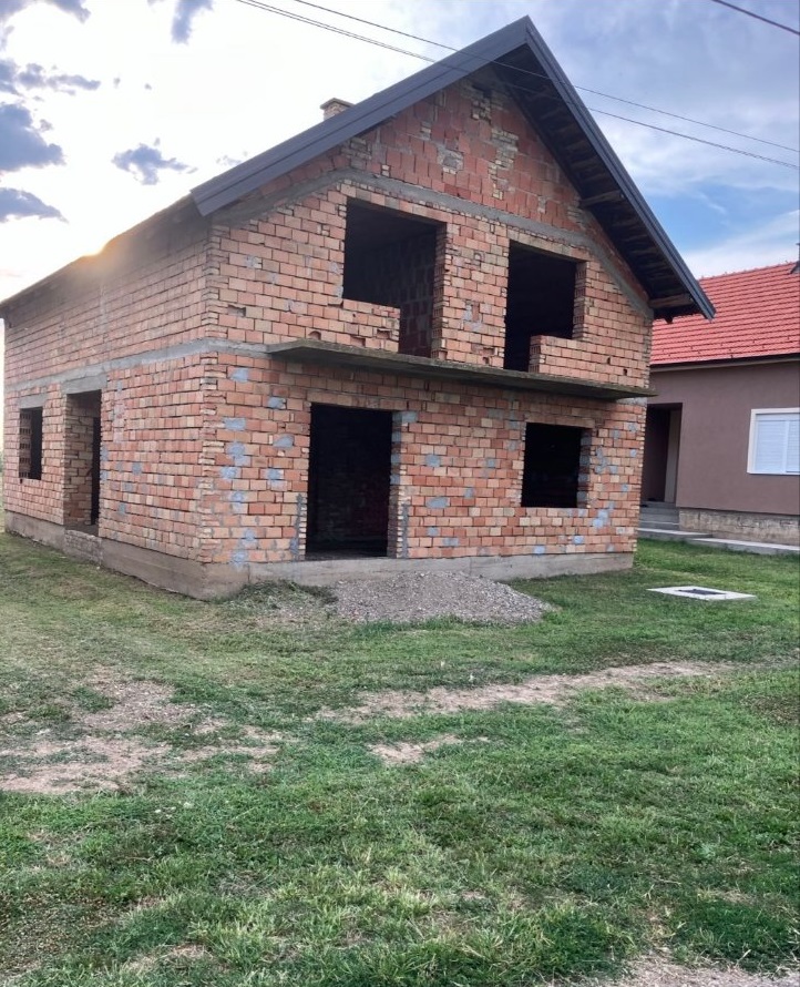 Prodajem kucu u Šuljmu Sremska Mitrovica 3