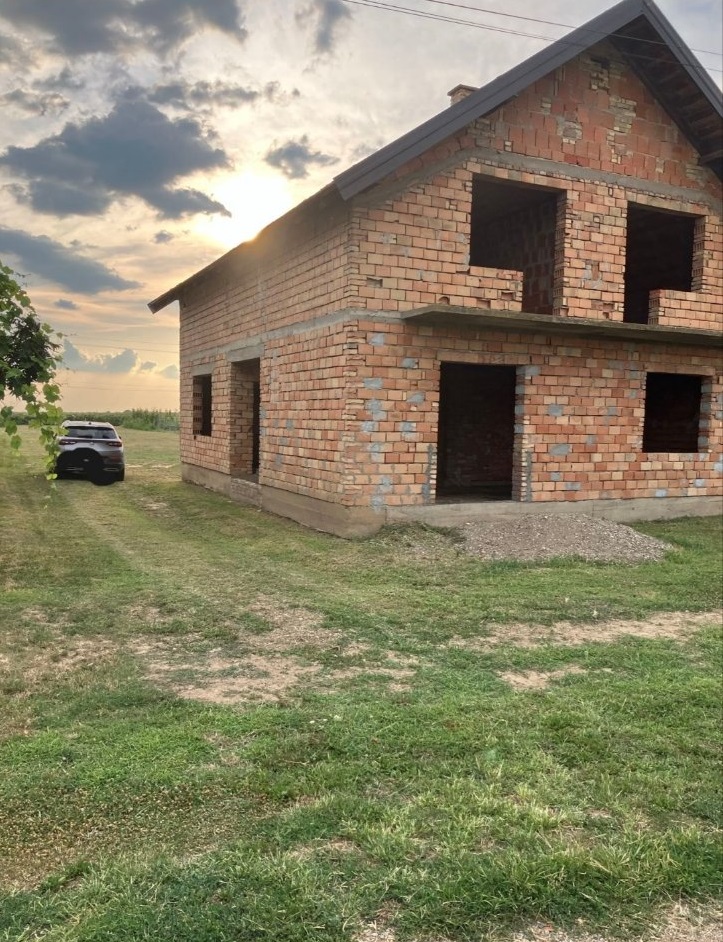 Prodajem kucu u Šuljmu Sremska Mitrovica 4