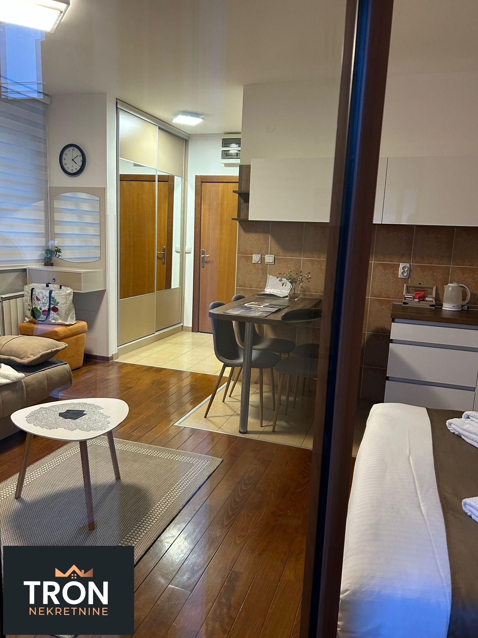 Lux apartman  u hotelskom kompleksu 33m2 2