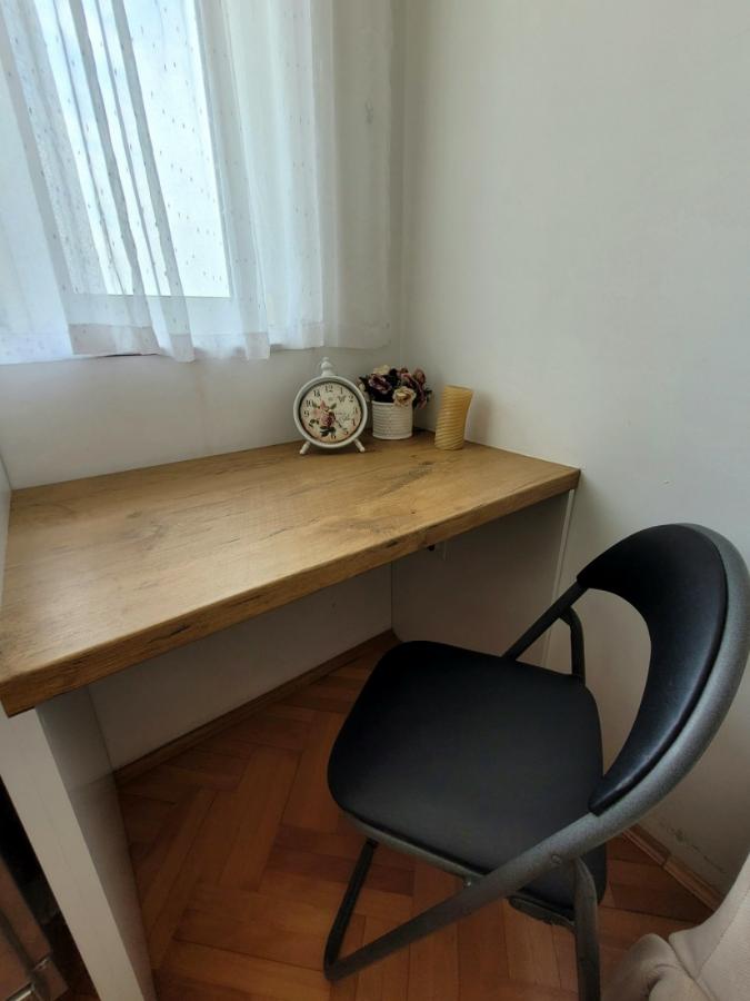 Izdaje se garsonjera u centru Ćuprije 12