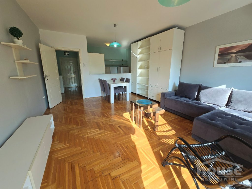 Stan,NOVI SAD,BULEVAR 41m2,105060€ , ID: 1062683 2