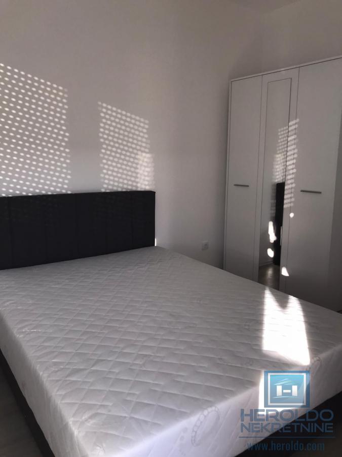 Stan u centru na cetvrtom spratu 6