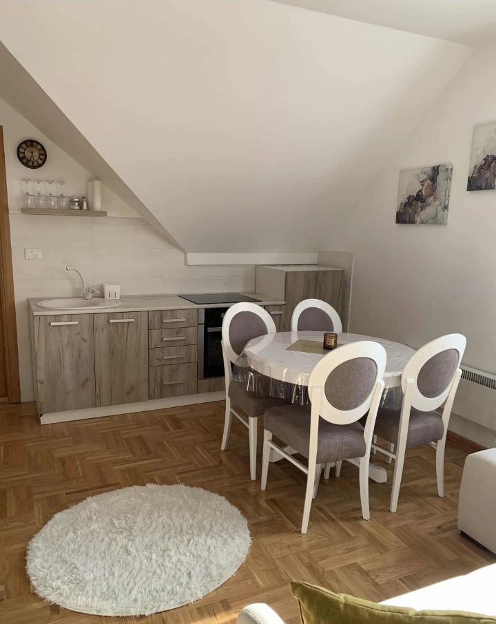 Prodajem apartman na Zlatiboru 3