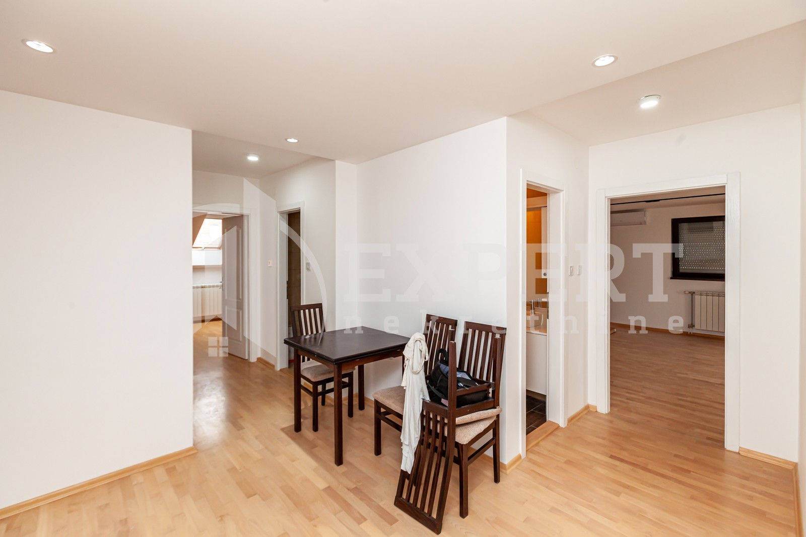 četvorosoban stan, 149 m2, Pantelej, Studenička ID: p-012772 16