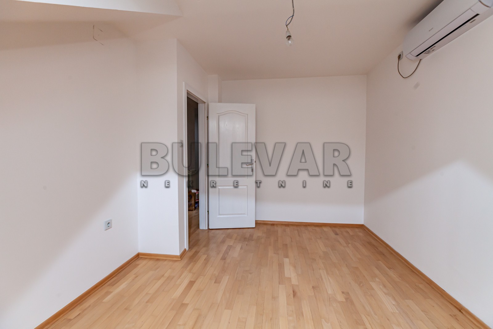 četvorosoban stan, 149 m2, Pantelej, Studenička ID: p-012772 11