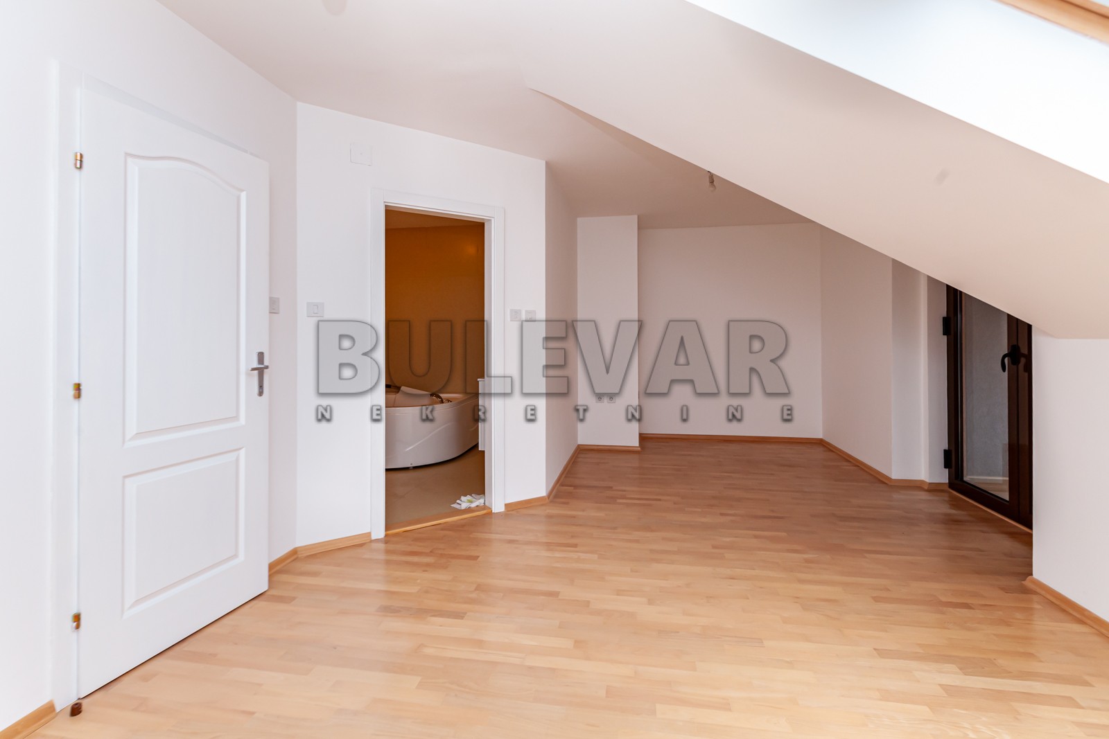 četvorosoban stan, 149 m2, Pantelej, Studenička ID: p-012772 13