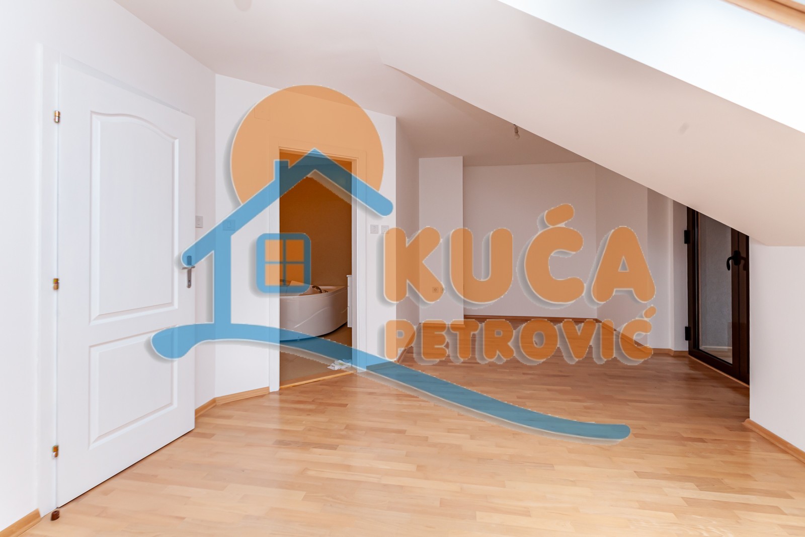 četvorosoban stan, 149 m2, Pantelej, Studenička ID: p-012772 13