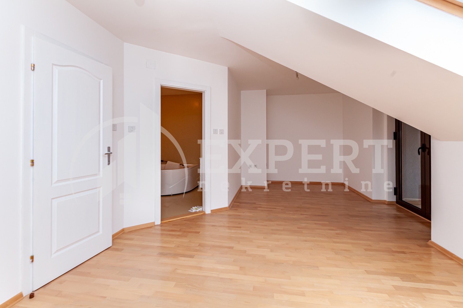 četvorosoban stan, 149 m2, Pantelej, Studenička ID: p-012772 13