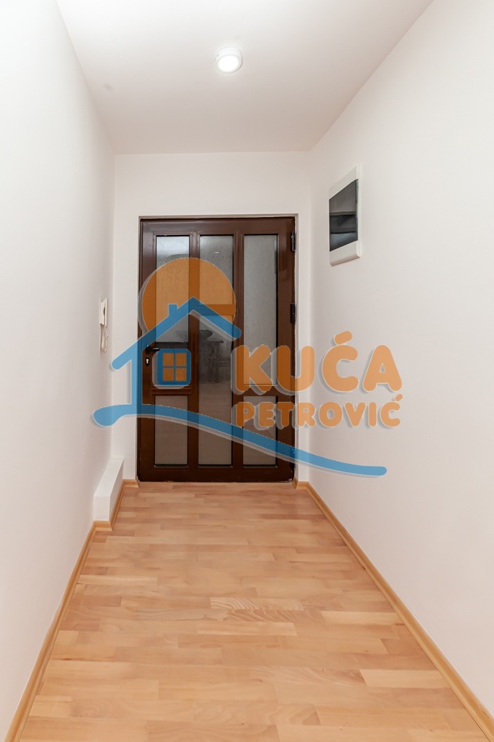 četvorosoban stan, 149 m2, Pantelej, Studenička ID: p-012772 18